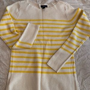 Gap sweater